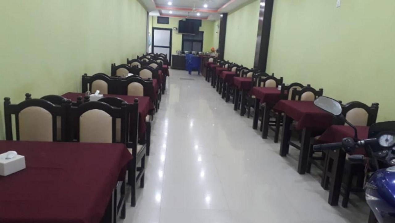 Buddha Palace Restaurant By Wb Inn Lumbinī Exteriör bild